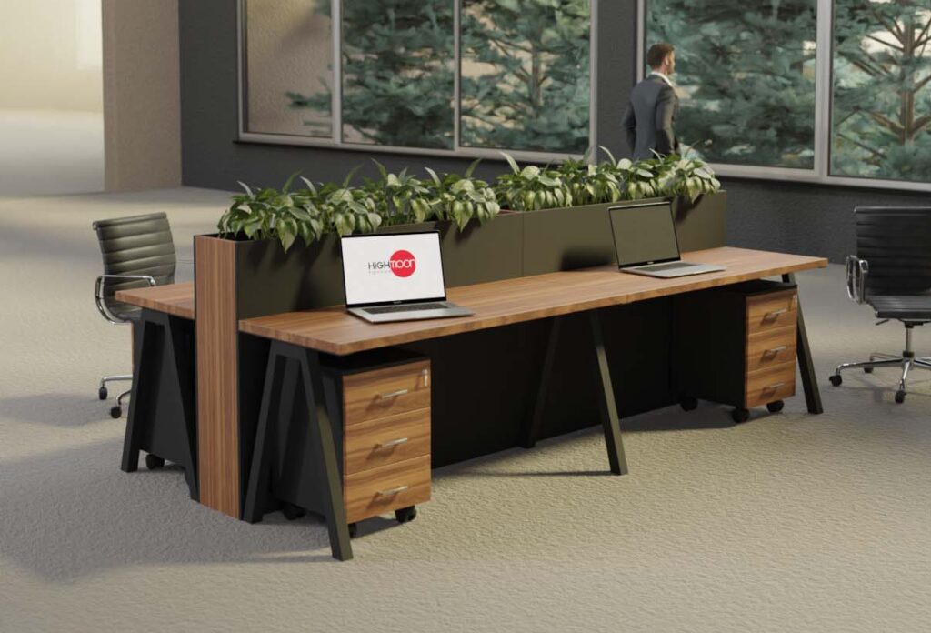 4 person planter workstation