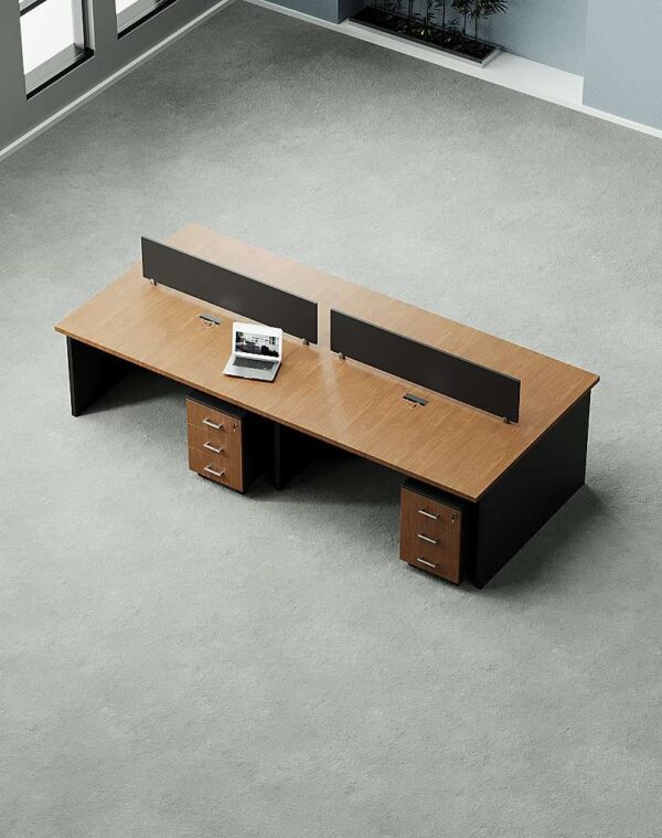 Flat 4 Cluster workstation."